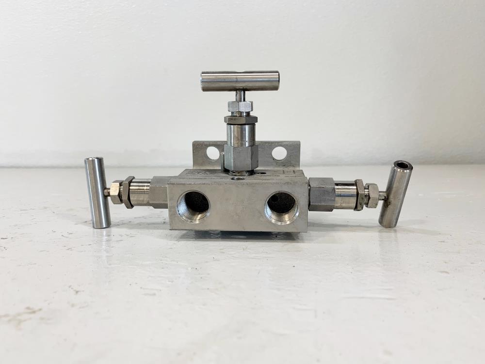 Swagelok 3-Way 1/2" NPT 316SS Manifold Valve SS-V3NBF8-FL-G